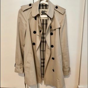 Burberry classic trench coat